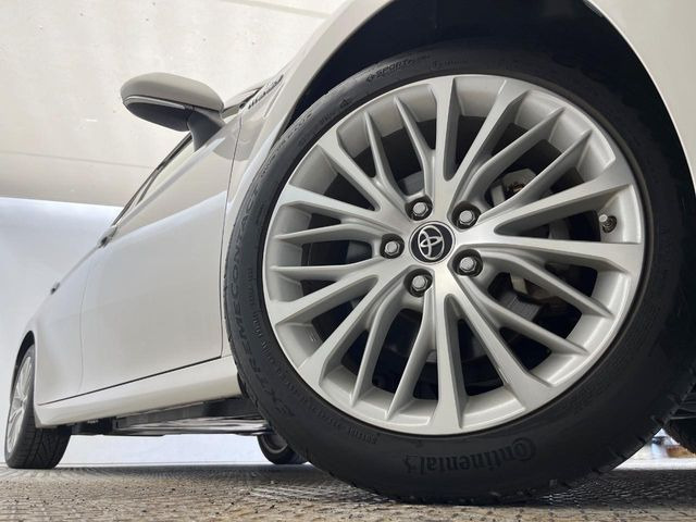 �y����18�C���`�A���~�z�C�[���z�O�ςɃ}�b�`���������A���~�z�C�[���𑕒����Ă���܂��B�e��ЊO�A���~�z�C�[����A�X�^�b�h���X�^�C�����戵�����Ă���܂��B���񂲑��k����������