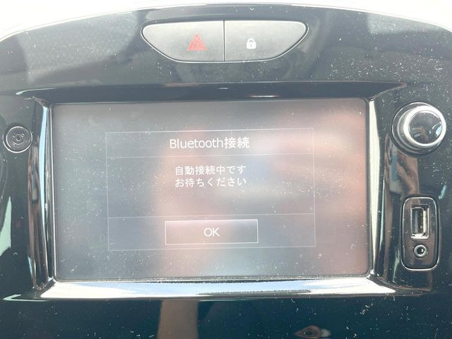 ��Bluetooth:���莝���̃X�}�[�g�t�H���ȂǂƐڑ����A�n���Y�t���[�ʘb��Տꊴ����~���[�W�b�N�Đ������y���݂��������܂��B�����ڑ��ł��̂Ŕς킵��������܂����