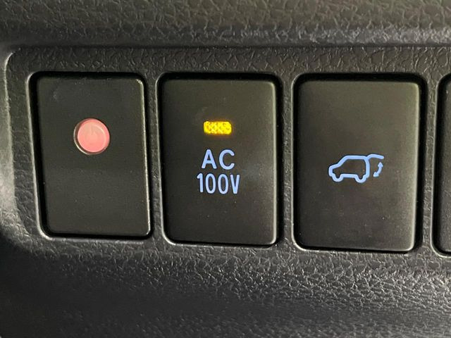 【アクセサリーコンセント】キャンプやスポーツ、アウトドアでのアクティビティはもちろん、災害・停電の際に助けにもなるAC100Vコンセントを装備♪ケータイやタブレット、ゲーム機器の充電にも♪