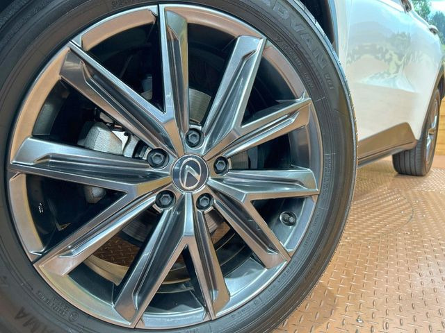 �y����18�C���`�A���~�z�C�[���z�O�ςɃ}�b�`���������A���~�z�C�[���𑕒����Ă���܂��B�e��ЊO�A���~�z�C�[����A�X�^�b�h���X�^�C�����戵�����Ă���܂��B���񂲑��k����������