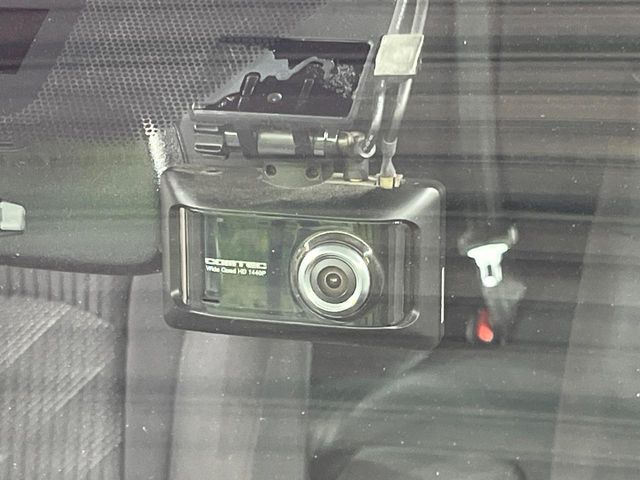【ドライブレコーダー】ドライブレコーダー装備!走行中はもちろん、あおり運転や事故に遭遇した際、映像で記録し、万一のリスクに備えます。※記録用SDカードはお客様ご自身でご準備いただく必要があります。