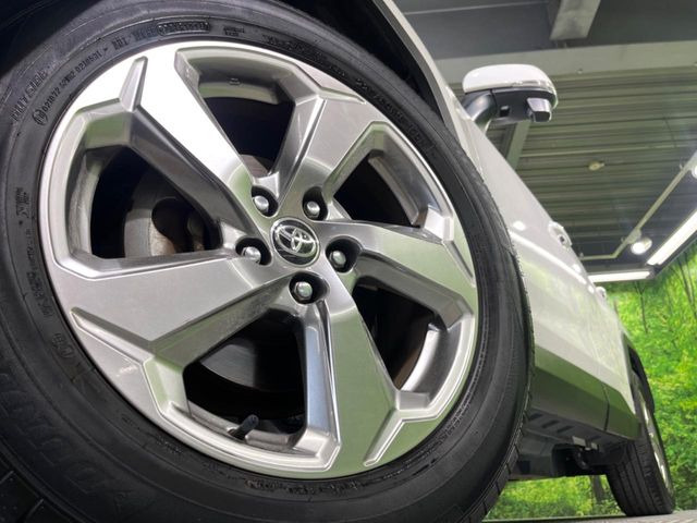 �y����18�C���`�A���~�z�C�[���z�O�ςɃ}�b�`���������A���~�z�C�[���𑕒����Ă���܂��B�e��ЊO�A���~�z�C�[����A�X�^�b�h���X�^�C�����戵�����Ă���܂��B���񂲑��k����������