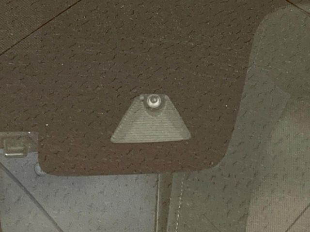 【i-ACTIVESENSE】走行中に前方の車両等を認識し、衝突しそうな時は警報とブレーキで衝突回避と被害軽減をアシスト。より安全にドライブをお楽しみいただけます。