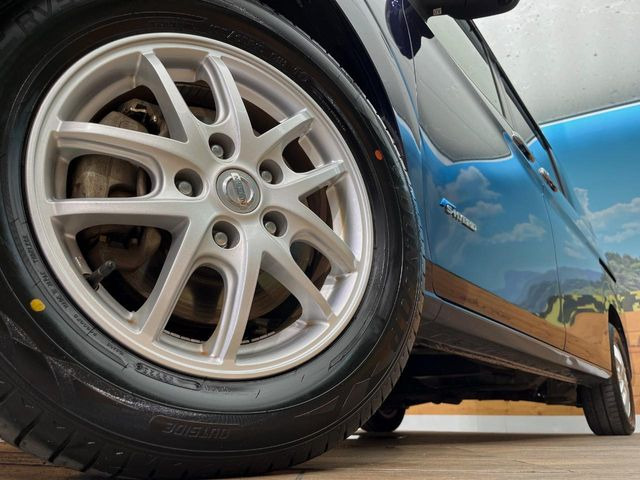 �y15�C���`�A���~�z�C�[���z�O�ςɃ}�b�`�����A���~�z�C�[���𑕒����Ă���܂��B�e��A���~�z�C�[����A�X�^�b�h���X�^�C�����戵�����Ă���܂��B���񂲑��k����������