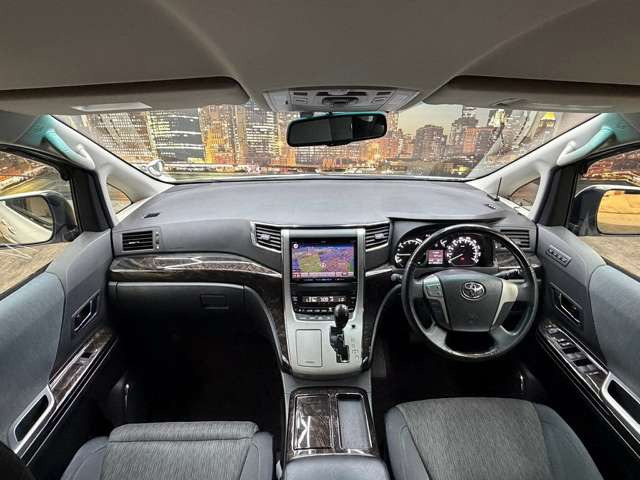 兵庫県尼崎市にミニバンを中心に『お値打ち価格』で展示している良質中古車専門店です。事故歴修復歴なしの車両限定で取り扱い!。関西地域で最もお得な価格かつ最良質車をご提供できるよう努めております。