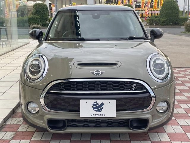 �������x�̃K���X�疌�ŝ����͂������A�㎿�ȃc���E����������B���O����_���J�����؂Ȉ��Ԃ�ی삵�A�F�����E�򉻂�h�~�B�u�e�X�v���b�V���R�[�g�v�A�u�e�v���~�b�T�R�[�g�v���炨�I�т��������܂��B