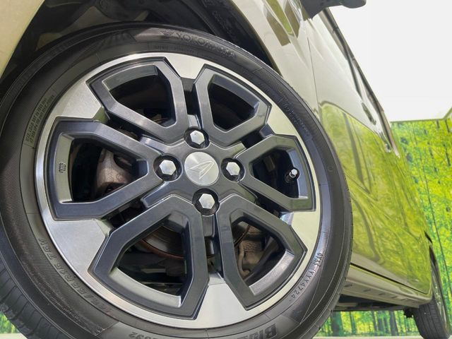 �y����15�C���`�A���~�z�C�[���z�O�ςɃ}�b�`���������A���~�z�C�[���𑕒����Ă���܂��B�e��ЊO�A���~�z�C�[����A�X�^�b�h���X�^�C�����戵�����Ă���܂��B���񂲑��k����������