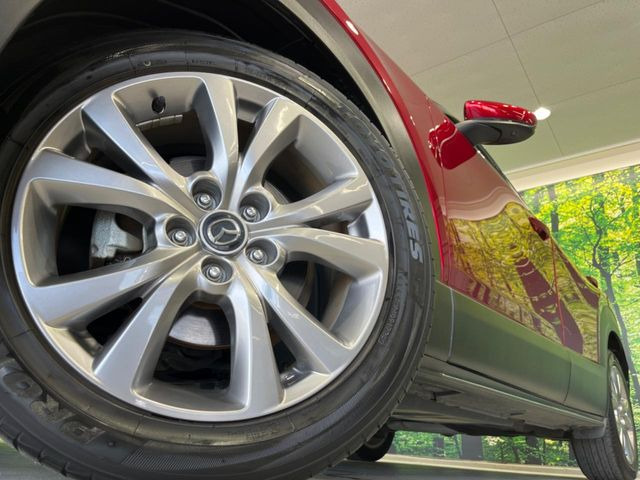 �y����18�C���`�A���~�z�C�[���z�O�ςɃ}�b�`���������A���~�z�C�[���𑕒����Ă���܂��B�e��ЊO�A���~�z�C�[����A�X�^�b�h���X�^�C�����戵�����Ă���܂��B���񂲑��k����������