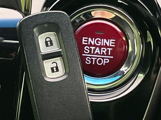 �yHonda�X�}�[�g�L�[�z�J�o����|�P�b�g�ɓ��ꂽ�܂܂ł��h�A�̎{���E�������\�ȃX�}�[�g�L�[�𑕔��B�G���W���̃I���E�I�t�����J�M�����o���K�v����������Ƃ��Ă��֗��ł���