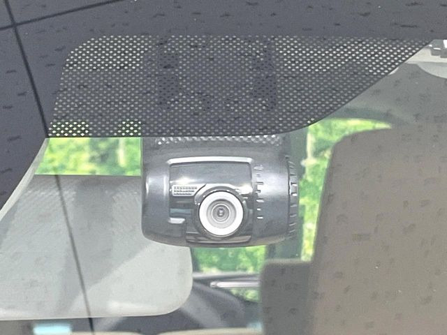 【ドライブレコーダー】ドライブレコーダー装備!走行中はもちろん、あおり運転や事故に遭遇した際、映像で記録し、万一のリスクに備えます。※記録用SDカードはお客様ご自身でご準備いただく必要があります。