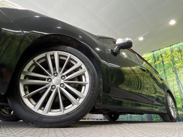 �y�����A���~�z�C�[���z�O�ςɃ}�b�`���������A���~�z�C�[���𑕒����Ă���܂��B�e��ЊO�A���~�z�C�[����A�X�^�b�h���X�^�C�����戵�����Ă���܂��B���񂲑��k����������