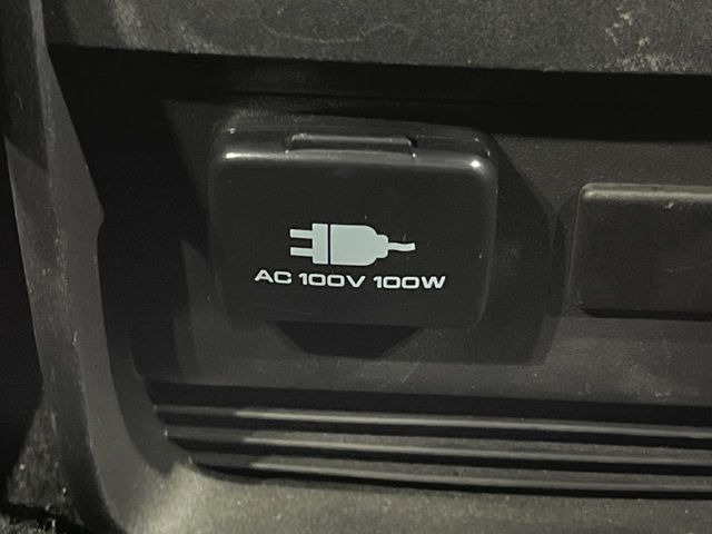 【アクセサリーコンセント】キャンプやスポーツ、アウトドアでのアクティビティはもちろん、災害・停電の際に助けにもなるAC100Vコンセントを装備♪ケータイやタブレット、ゲーム機器の充電にも♪