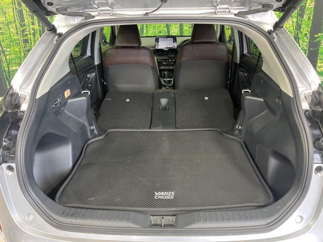 後席を格納すると、これだけの広さが!シーンに合わせたシートアレンジで、大きな荷物も積むことが出来ます♪