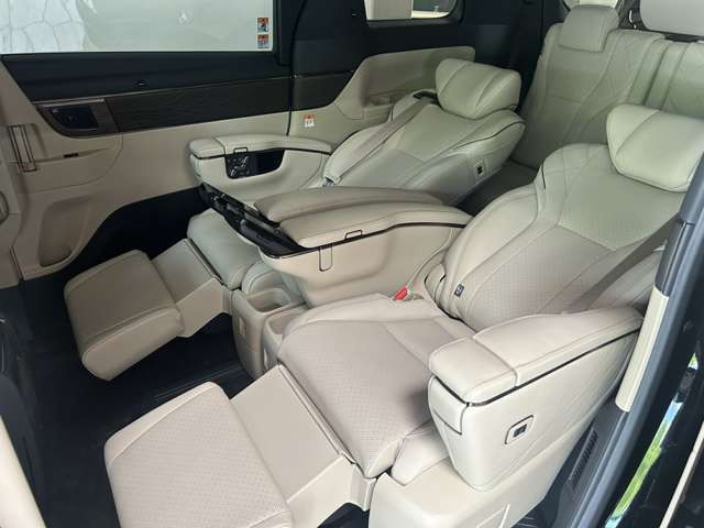 �����V�[�g�̓I�b�g�}�����o���Ă����������܂��B�����N�[�[�V�����@�\���t���Ă���̂ŁA�����O�h���C�u�ł������������ɉ߂������Ƃ��o���܂��B