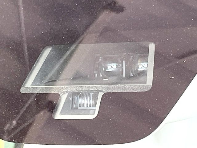 【スズキ セーフティサポート】走行中に前方の車両等を認識し、衝突しそうな時は警報とブレーキで衝突回避と被害軽減をアシスト。より安全にドライブをお楽しみいただけます。