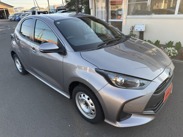 ヤリス1.5 ハイブリッド X E-Four 4WD