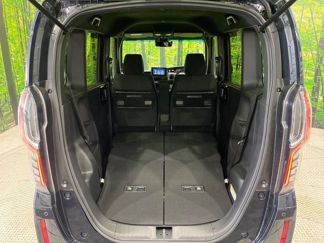 普段のお買い物や通勤、送迎等に十分な荷室スペースを確保しております。セカンドシートを倒すと、大きな荷物の積載も可能です♪