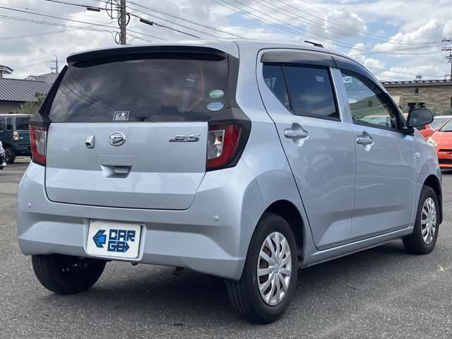 �_�C�n�c�̃G���u�������P���������ӂ̏ڍׂł��B���F���̍������A���C�p�[��A�J�V���ɕ֗��ȃT�C�h�o�C�U�[����������Ƒ�������Ă��܂��B�V���o�[�̊O���F�ƒ��a�����f�U�C���ł��BCARGO����X�ł͍w�����