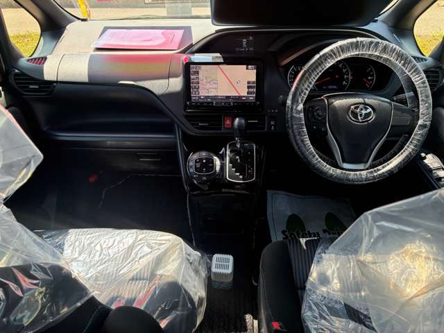 ヴォクシー2.0 ZS 煌II 4WD