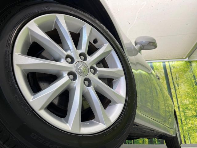 �y����17�C���`�A���~�z�C�[���z�O�ςɃ}�b�`���������A���~�z�C�[���𑕒����Ă���܂��B�e��ЊO�A���~�z�C�[����A�X�^�b�h���X�^�C�����戵�����Ă���܂��B���񂲑��k����������