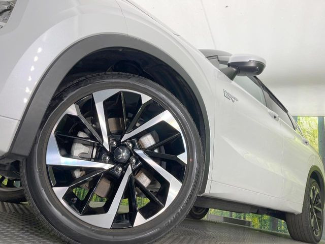 �y�����A���~�z�C�[���z�O�ςɃ}�b�`���������A���~�z�C�[���𑕒����Ă���܂��B�e��ЊO�A���~�z�C�[����A�X�^�b�h���X�^�C�����戵�����Ă���܂��B���񂲑��k����������