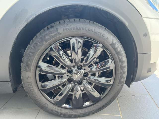 ミニクロスオーバークーパー D オール4 4WD