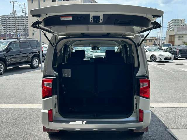 彦根インターからお車で3分とアクセス便利!近くには有名観光地の彦根城もありますので、観光と合わせてのご来店も良いですね♪活気溢れる自慢のスタッフがお客様のご来店をお待ちしております!
