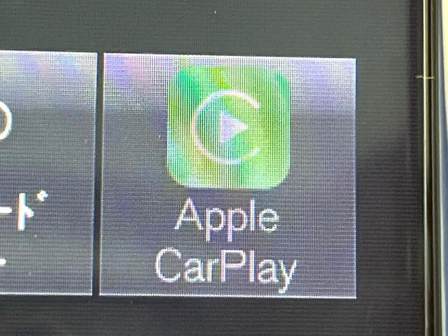 ��Apple Car Play:�X�}�z�Ƃ̗L���ڑ��ŁA�i�r�E�I�[�f�B�I�Đ��ȂǃX�}�z�̃A�v���@�\����ʂł��g����֗��@�\�ł�!