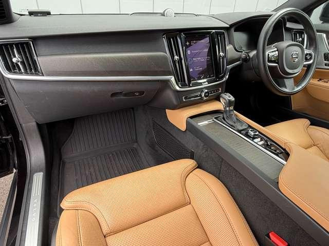 V90クロスカントリーT5 AWD モメンタム 4WD