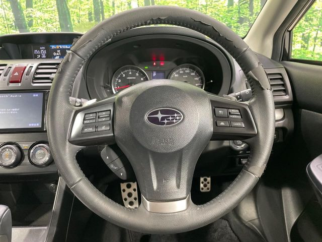 【ステアリングスイッチ】運転中、前方から目線をそらすことなく、オーディオ等の操作が可能な便利機能!安心&快適なドライブを演出してくれます♪