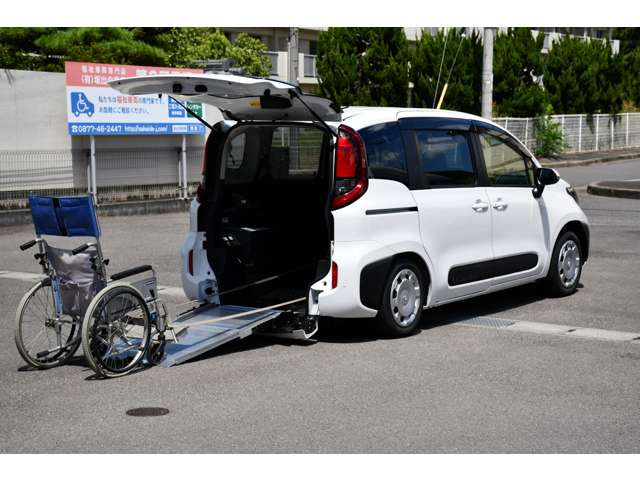 シエンタ1.5 X ウェルキャブ 車いす仕様車 タイプI 助手席側セカンドシート付