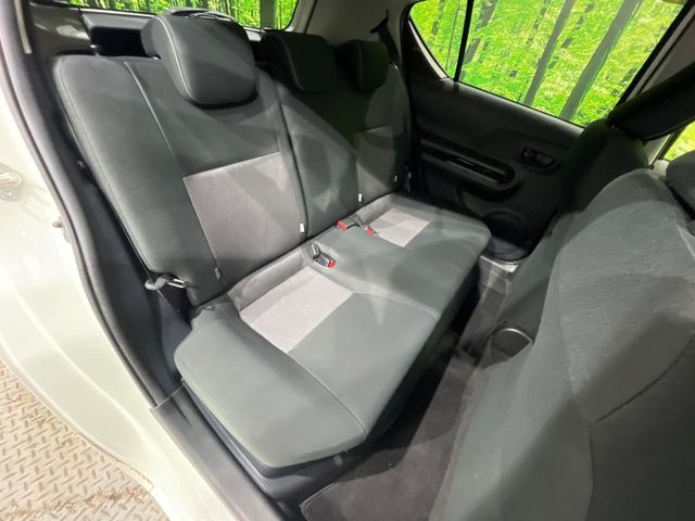 �R���p�N�g�J�[�ł����A�Z�J���h�V�[�g�͏\���ȍL����������K�ɂ���肢�������܂���V�[�g��|���đ傫�ȉו���ς񂾂�ƁA�p�r�̕����L��1��ł��B
