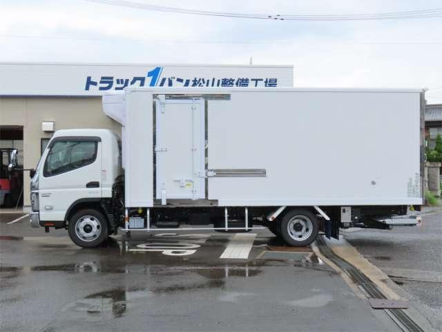 キャンター冷蔵冷凍車