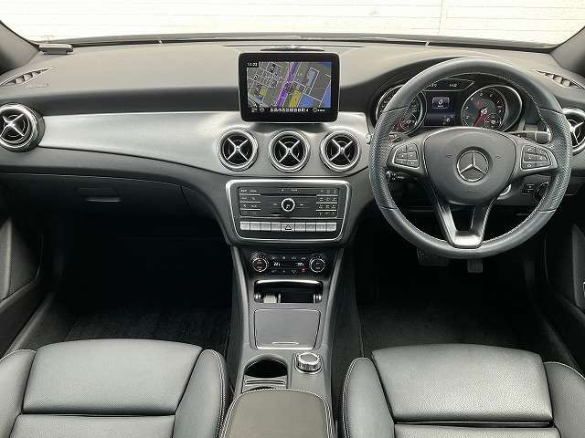 GLAクラスGLA220 4マチック 4WD