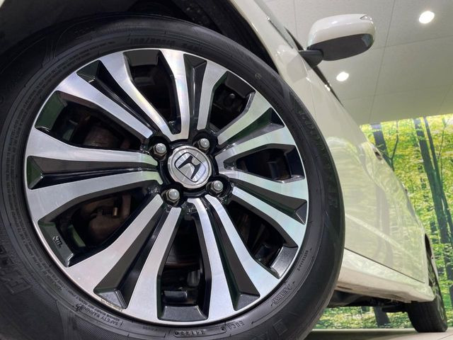 �y����15�C���`�A���~�z�C�[���z�O�ςɃ}�b�`���������A���~�z�C�[���𑕒����Ă���܂��B�e��ЊO�A���~�z�C�[����A�X�^�b�h���X�^�C�����戵�����Ă���܂��B���񂲑��k����������
