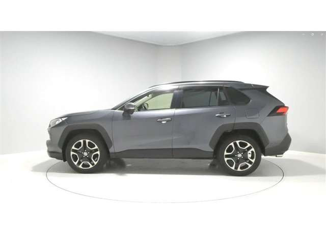 RAV42.0 アドベンチャー 4WD