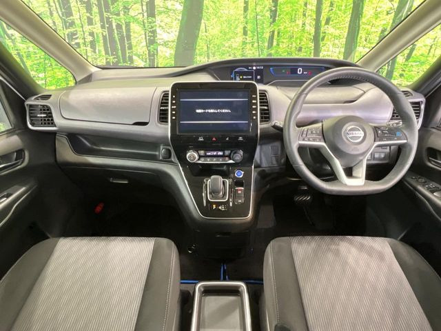セレナ1.2 e-POWER ハイウェイスターV