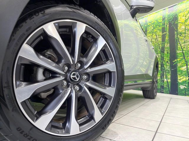 �y����18�C���`�A���~�z�C�[���z�O�ςɃ}�b�`���������A���~�z�C�[���𑕒����Ă���܂��B�e��ЊO�A���~�z�C�[����A�X�^�b�h���X�^�C�����戵�����Ă���܂��B���񂲑��k����������