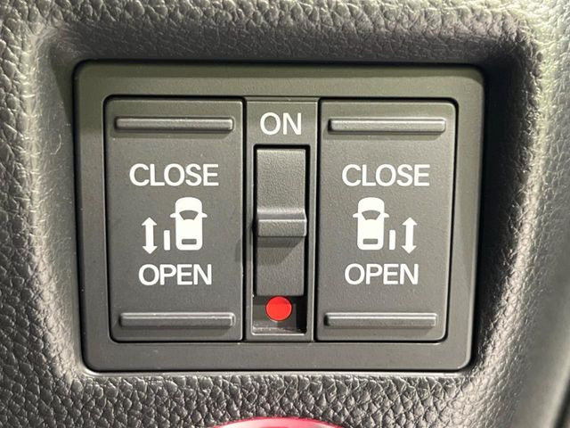 【パワースライドドア】スマートキーや運転席のスイッチでスライドドアの開閉が可能♪電動だから力を入れてドアを開ける必要が無く、小さいお子様でも、重い荷物を持っている時もラクに開け閉めできます♪