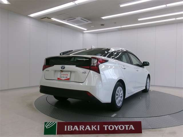 プリウス1.8 S
