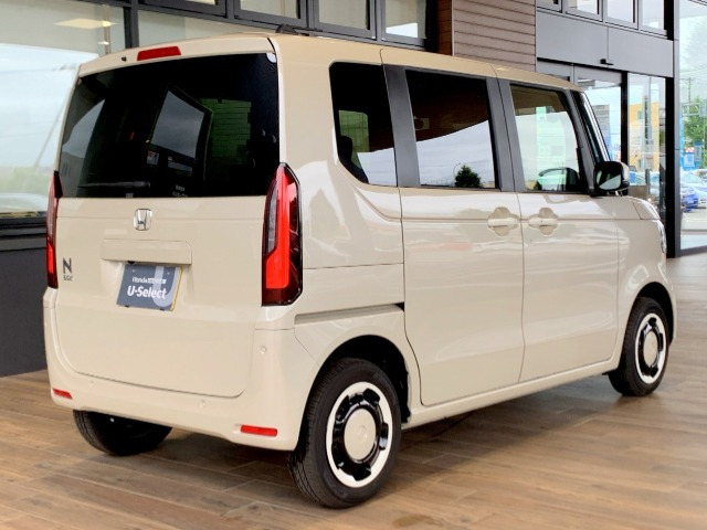 N-BOXファッションスタイル モノトーン 4WD