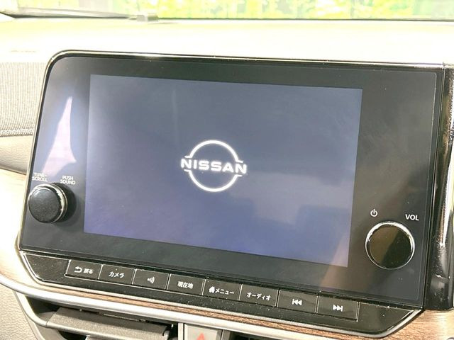 【メーカー純正9型ナビ】インテリアに溶け込むスタイリッシュな「専用設計」メーカーナビを装備♪視認性や操作性など基本性能にも優れ、より上質なカーライフをお楽しみいただけま