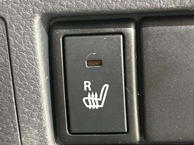 【シートヒーター】寒い日に重宝するシートヒーター!エアコンより早く温まってくれるので寒がりの人も安心ですね♪エアコンの温風は乾燥するから苦手、という方にもをおすすめです。