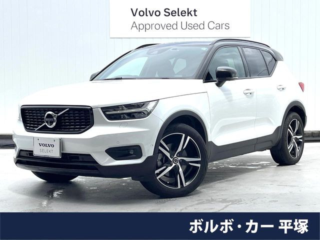XC40B4 AWD Rデザイン 4WD