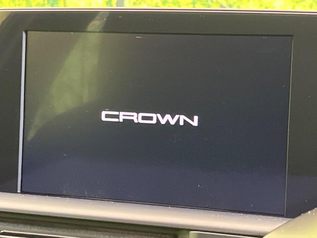 【純正8型ナビ】人気の純正ナビを装備しております。ナビの使いやすさはもちろん、オーディオ機能も充実!キャンプや旅行はもちろん、通勤や買い物など普段のドライブも楽しくなるはず♪