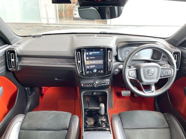 XC40B4 AWD Rデザイン 4WD