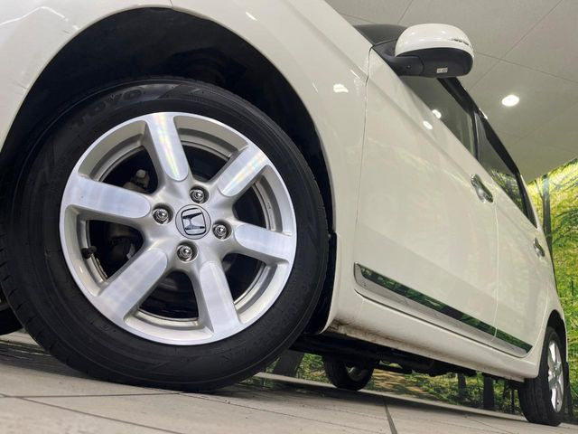 �y����14�C���`�A���~�z�C�[���z�O�ςɃ}�b�`���������A���~�z�C�[���𑕒����Ă���܂��B�e��ЊO�A���~�z�C�[����A�X�^�b�h���X�^�C�����戵�����Ă���܂��B���񂲑��k����������
