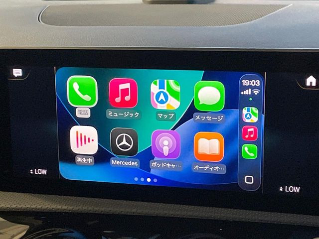 ��Apple Car Play:�X�}�z�Ƃ̗L���ڑ��ŁA�i�r�E�I�[�f�B�I�Đ��ȂǃX�}�z�̃A�v���@�\����ʂł��g����֗��@�\�ł�!