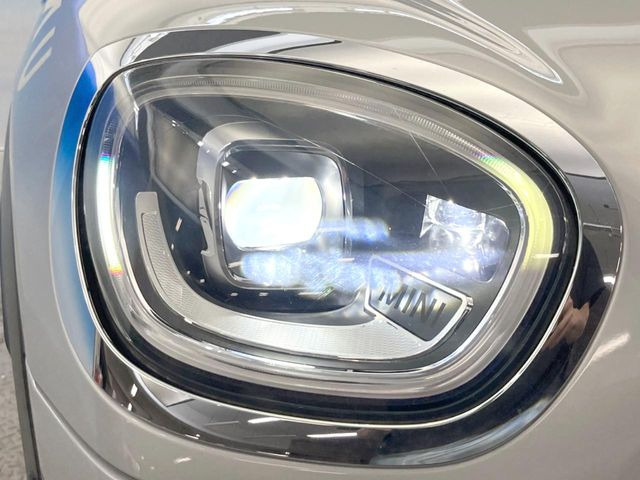 ��LED�w�b�h���C�g:��ԑ��s�����ǍD�Ȏ��E���m�ۂ����S���ĉ^�]�ł��鍂�P�xLED�w�b�h���C�g�𑕔�!�_�����x�������A����d�͂��}�����Ă��܂��B
