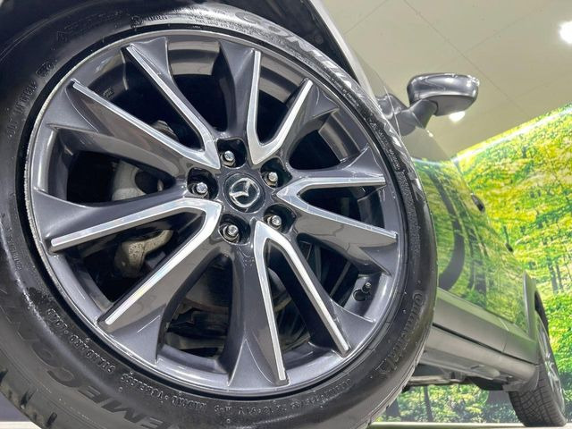 【純正18インチアルミホイール】外観にマッチした純正アルミホイールを装着しております。各種社外アルミホイールや、スタッドレスタイヤも取扱いしております。是非ご相談ください♪